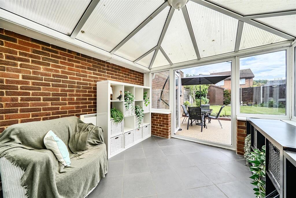 Wyndham Close, Yateley - View 6