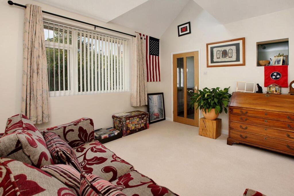 House in Teignbridge, Dawlish - More
