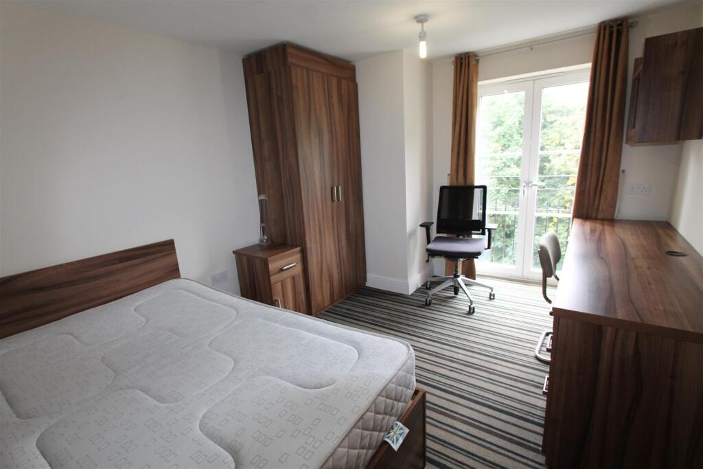 Apartment in Warwick, Milverton, Royal Leamington Spa - More