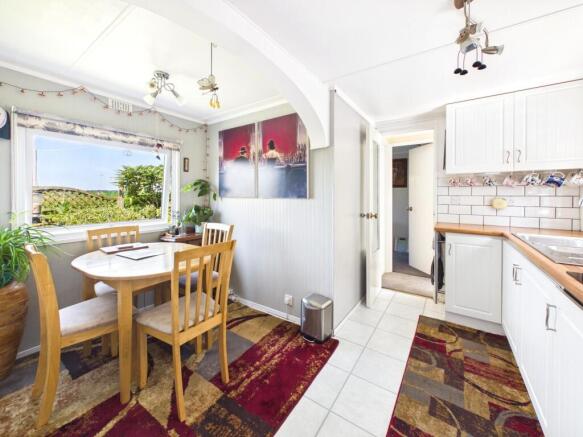 kitchen & dining room