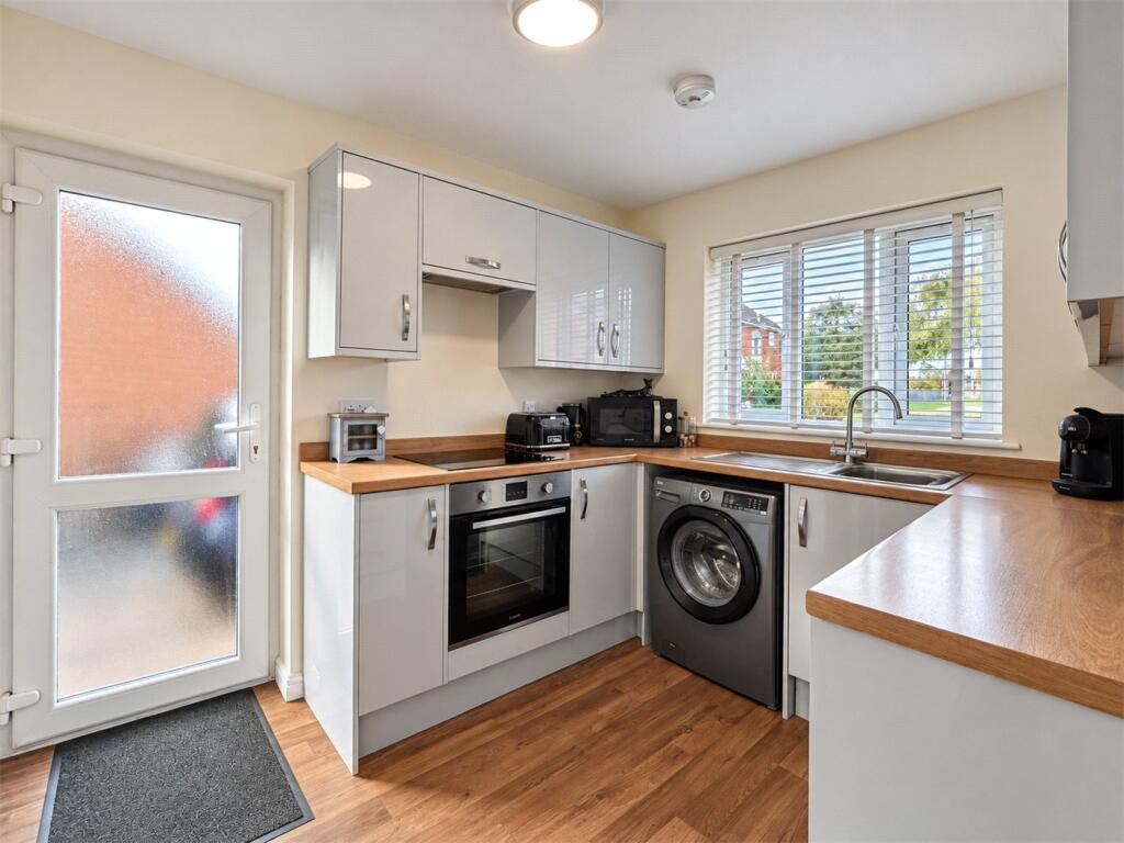 House in Nottingham - View 5