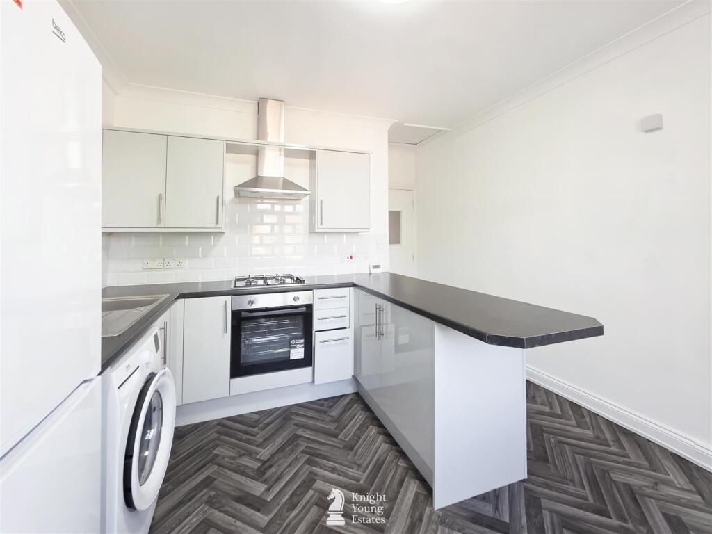 Apartment in Twickenham - View 4
