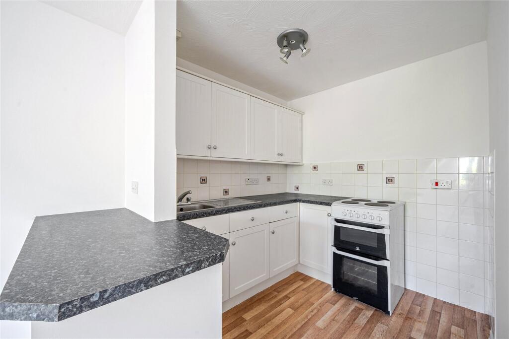 Pond Cottage Lane, West Wickham photo 4