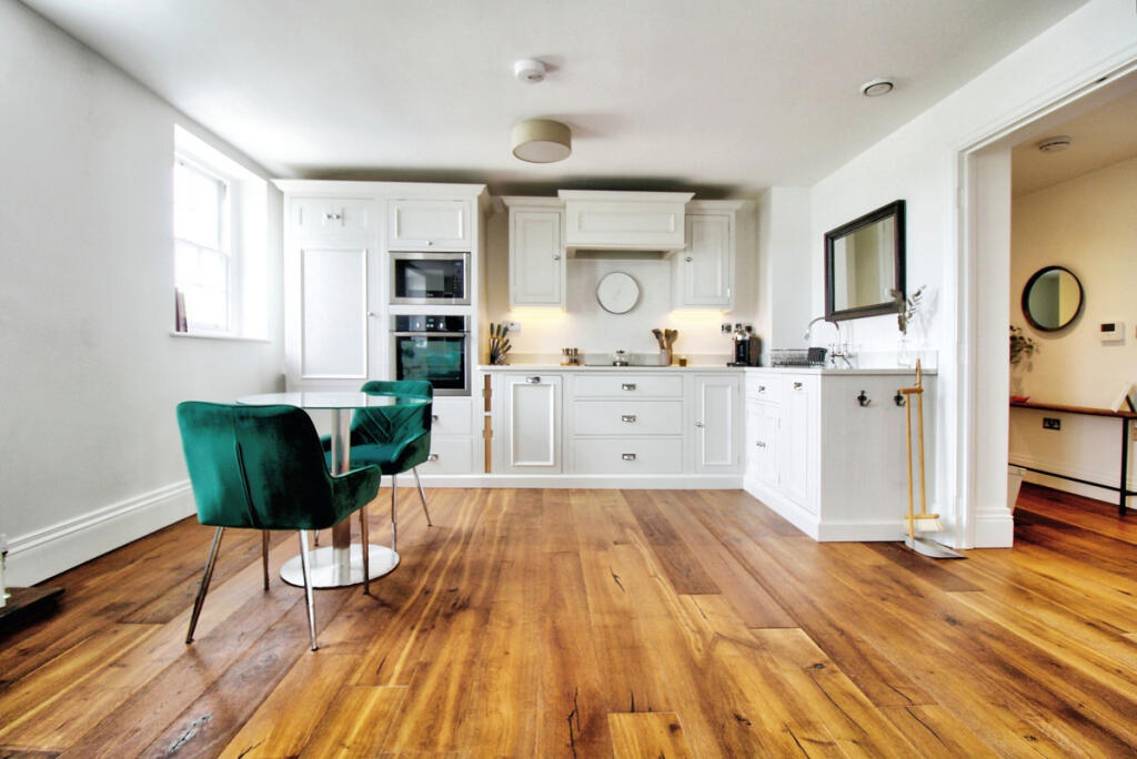 Apartment in Bristol, Wapping Wharf, Redcliffe - View 4