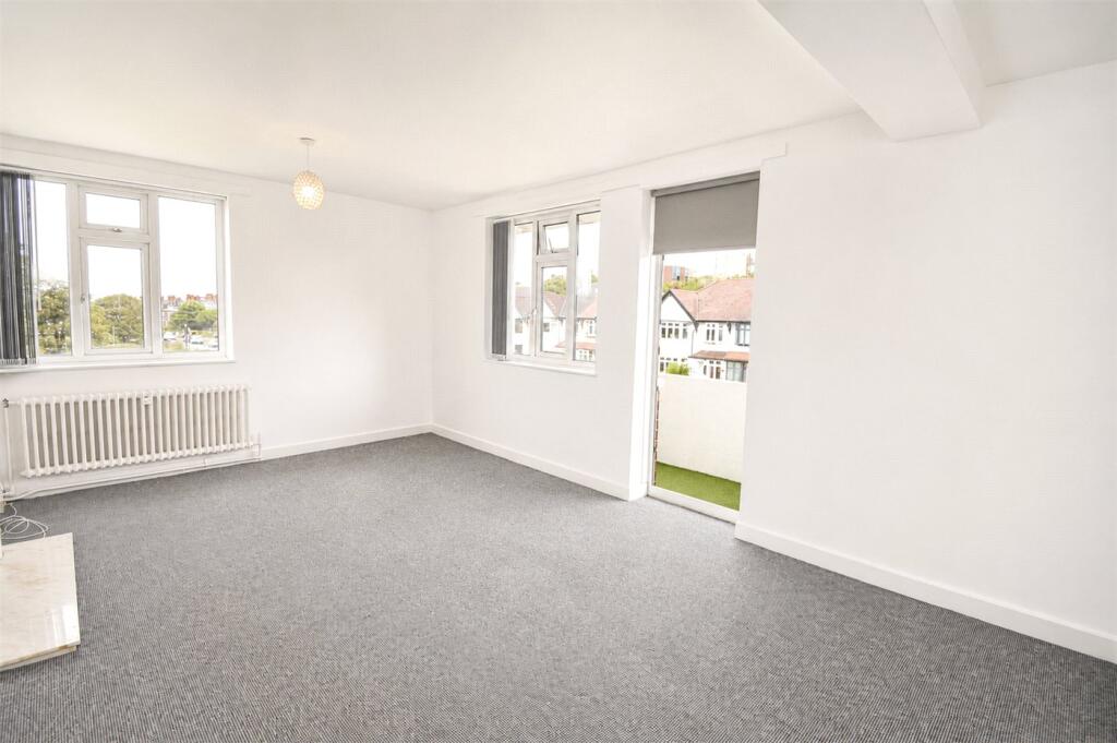 Apartment in Wirral, Liverpool City Region - View 5