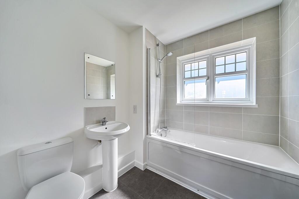 House in Chichester, Loxwood - More