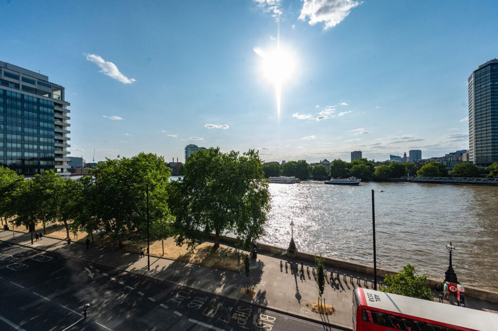 Apartment in London - More