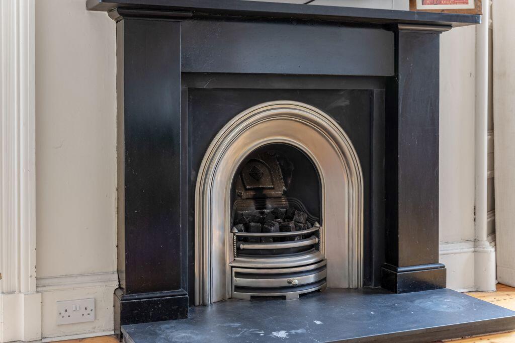 1/5 Viewforth, Bruntsfield, Edinburgh, EH10 4JD - View 5