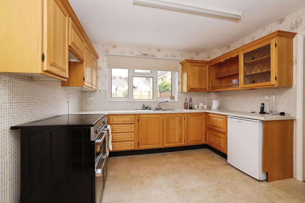 House in Swindon, Calne - More