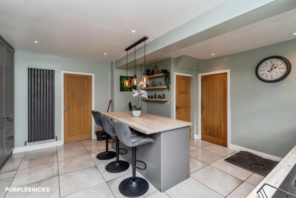 House in Wolverhampton, Woodcross - More