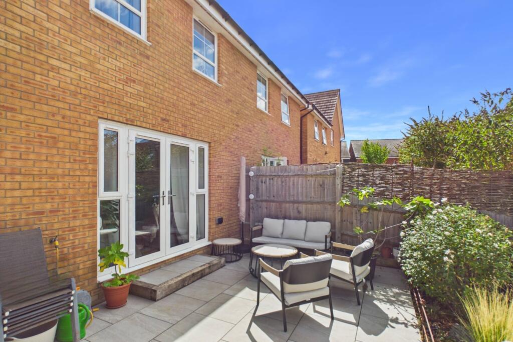 House in Luton - View 4