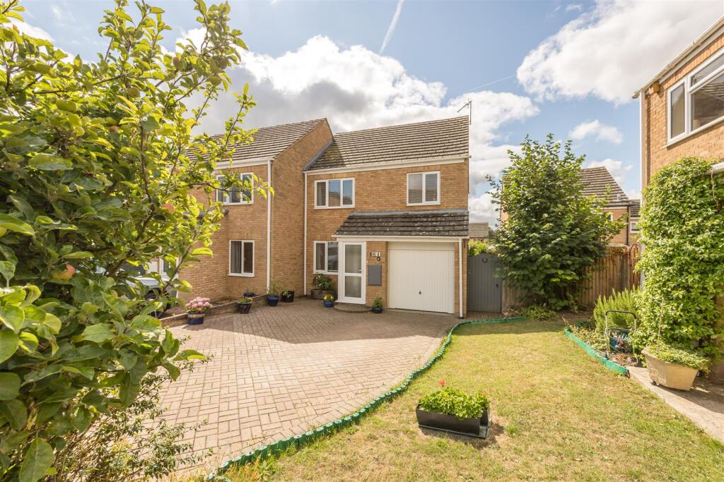 Main image of property: Holliers Crescent, Middle Barton, Chipping Norton