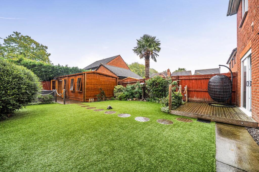 House in Tonbridge and Malling, Larkfield, East Malling and Larkfield - More