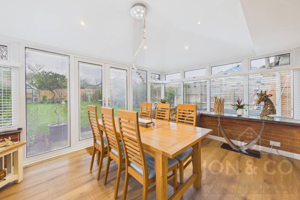 House in Northampton, West Northamptonshire - More