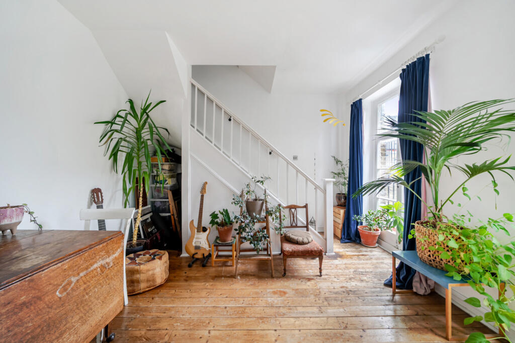 Apartment in London - View 5