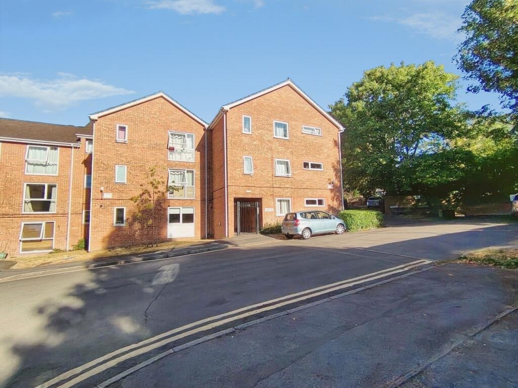 Main image of property: Epping Close, Reading, Berkshire