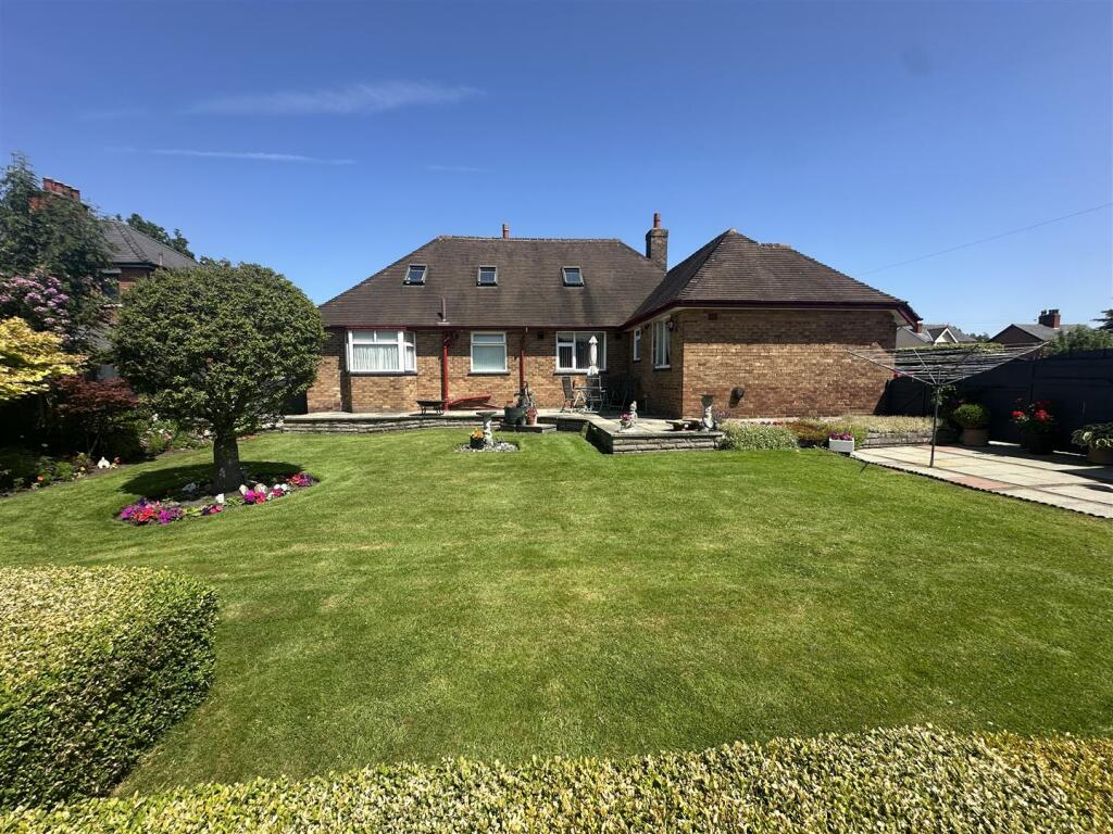 House in Preston, Tarleton - More