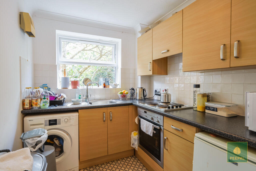 Apartment in Rushmoor, Hampshire - View 4