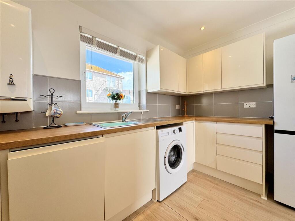 House in Truro - View 5