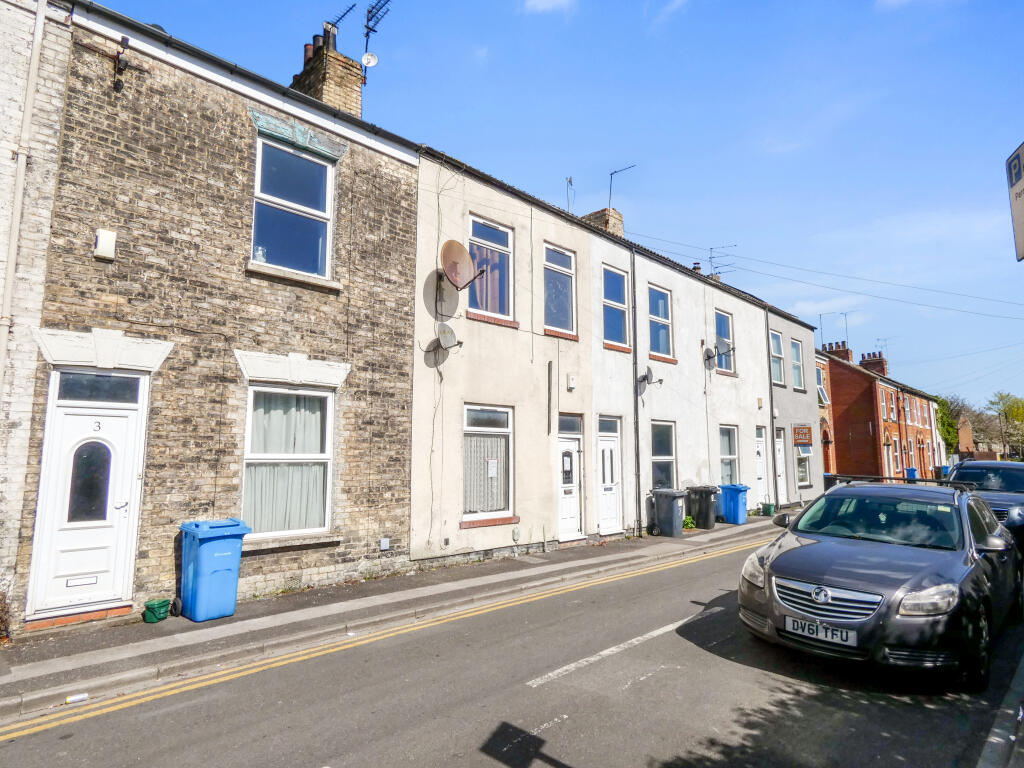 Main image of property: 5, Somerscales Street, Hull HU2 9PA