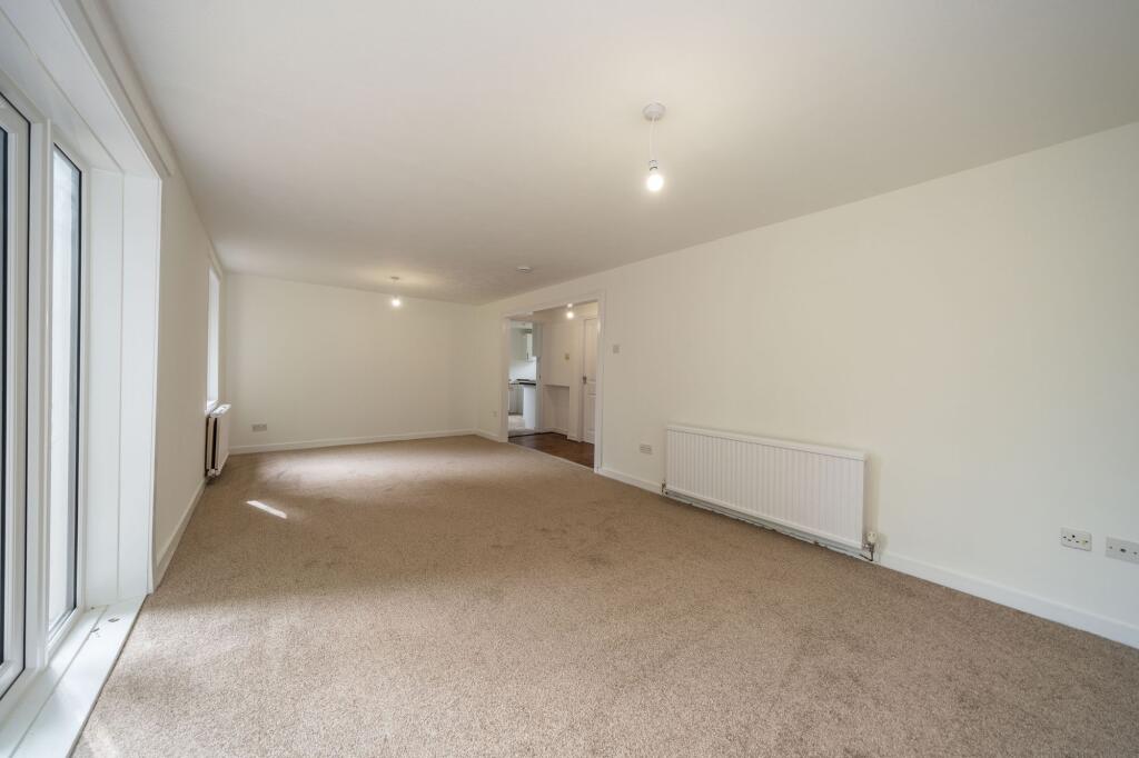 House in Livingston, Howden - More