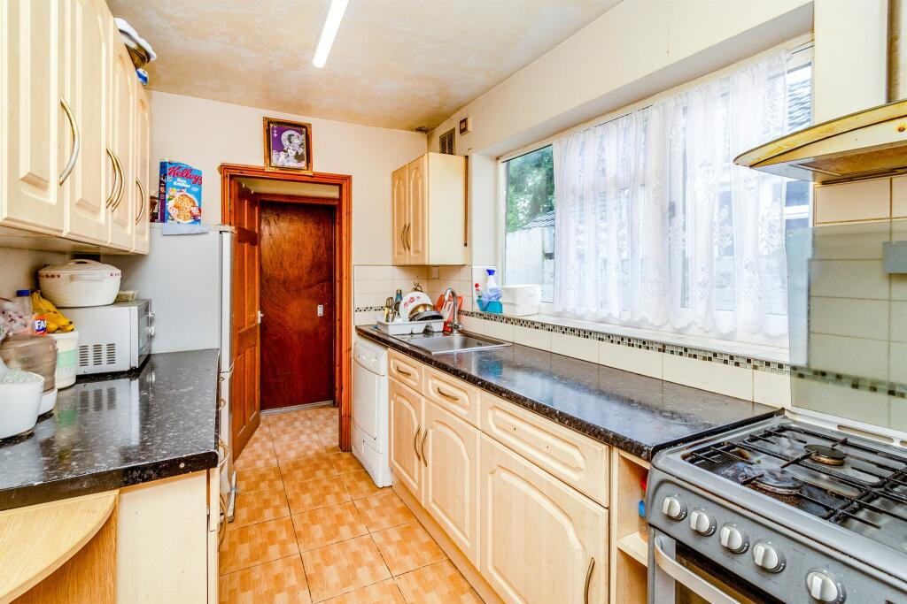 House in Wolverhampton, Low Hill - View 2