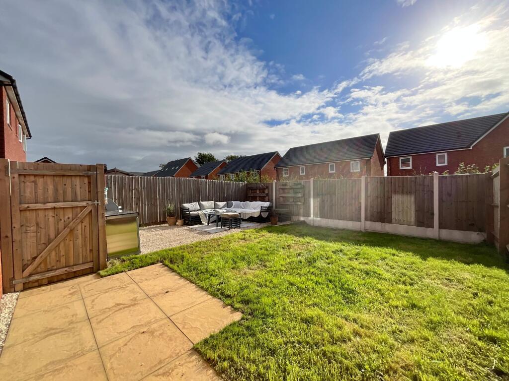 House in Staffordshire Moorlands, Forsbrook - View 4