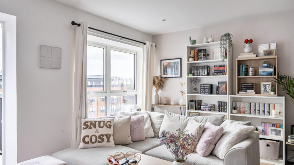 Apartment in Twickenham - View 3