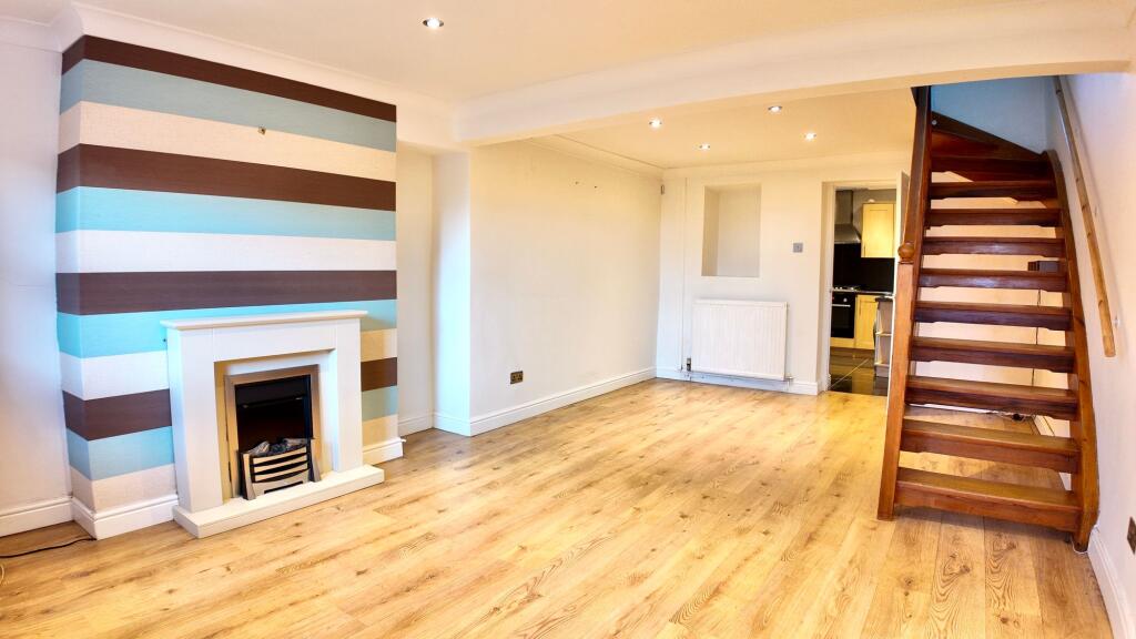 Woodland Terrace, Abercarn, NP11 - View 2