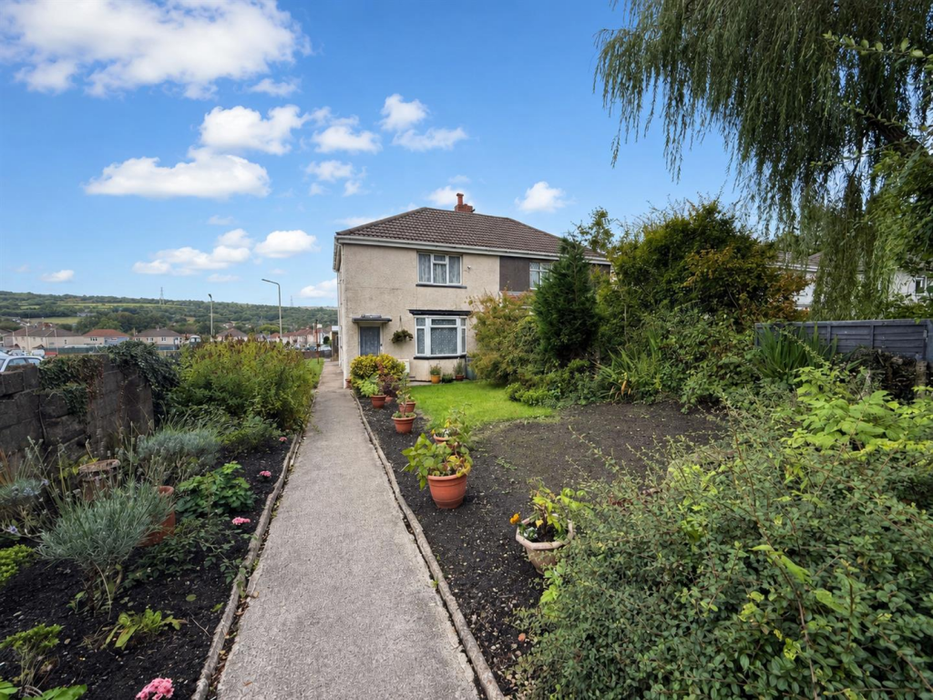 House in Hirwaun, Pen-y-Waun - View 2