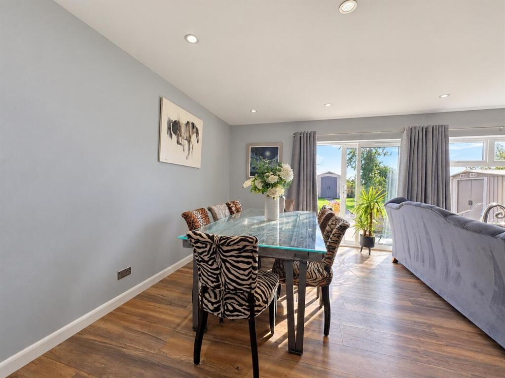 House in Blaby, Sapcote - More