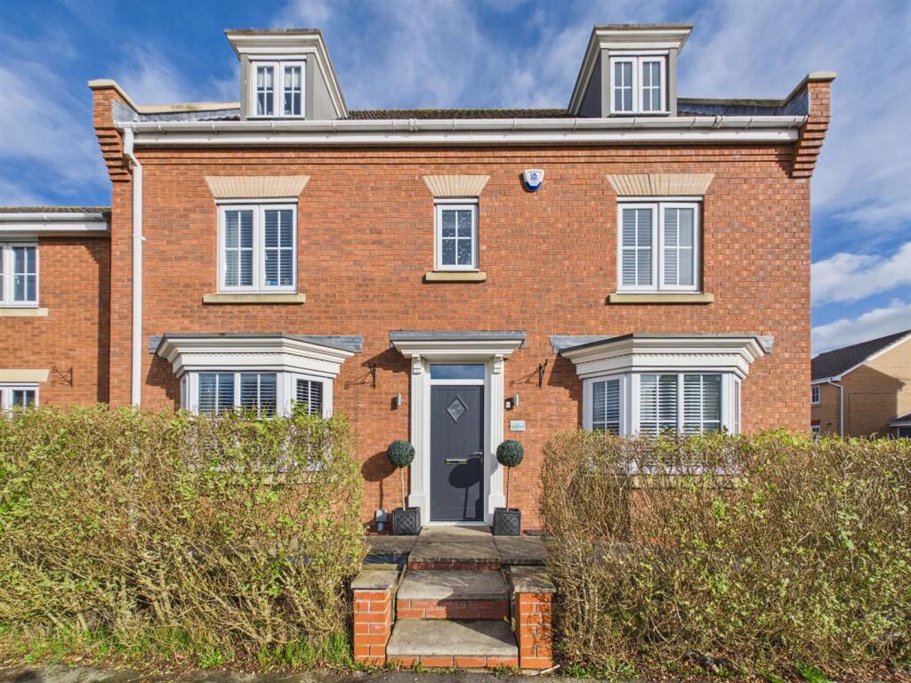 5-bed detached on Cotterdale Close, Bridlington, £379,950