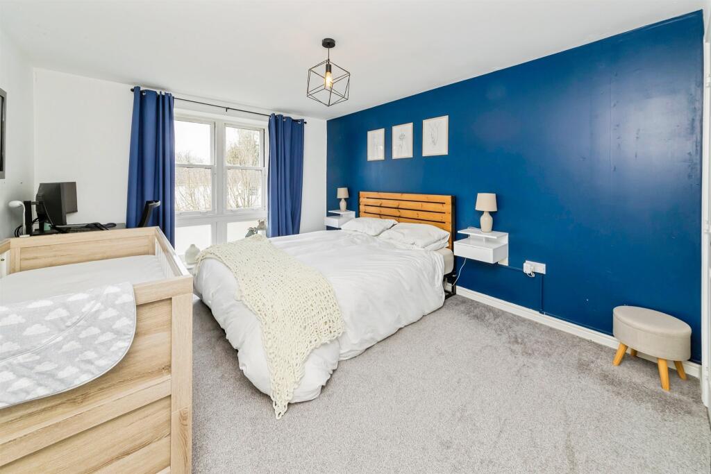 Apartment in Redhill - View 5