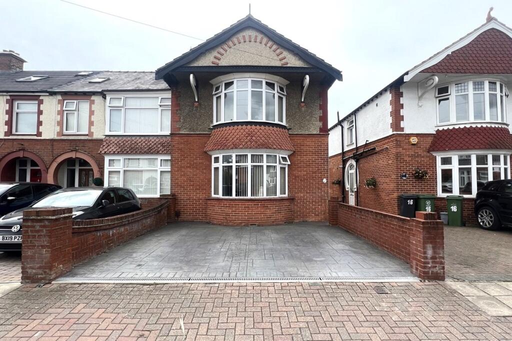 Main image of property: Hawthorn Crescent, Cosham, Portsmouth, Hampshire, PO6 2TP