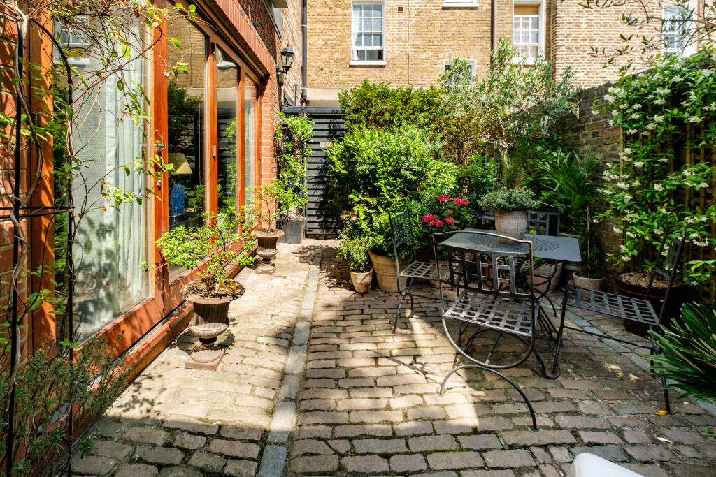 House in London, Angel, Highbury - More