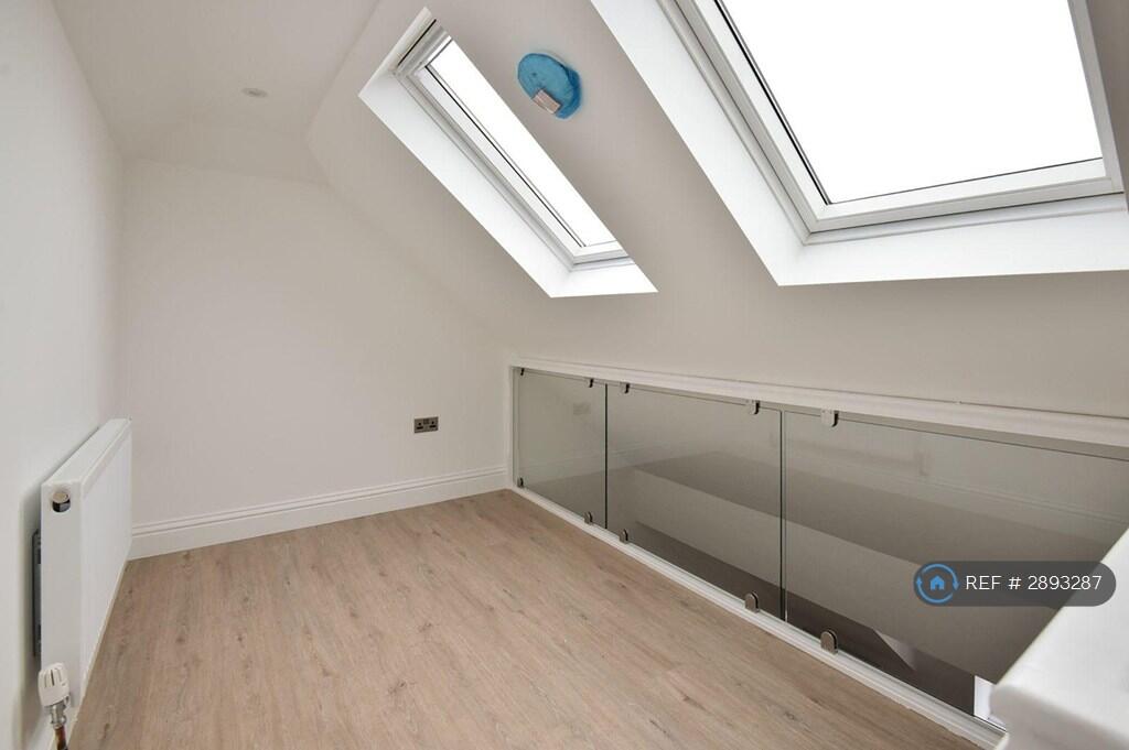 Apartment in Warrington - View 5