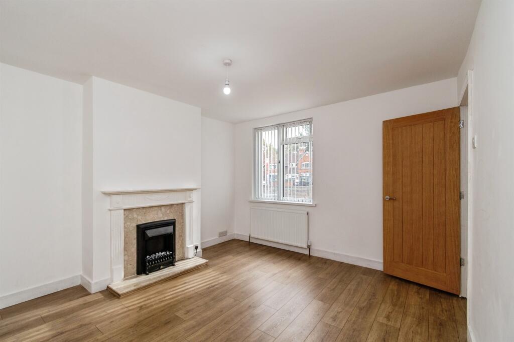 House in Walsall, West Midlands - More