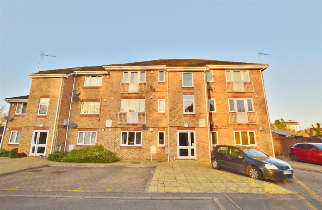 Main image of property: Tyndale Mews, Slough