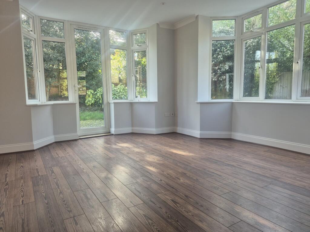 46 Castle Way, Leybourne, West Malling, Kent ME19 5HG photo 2