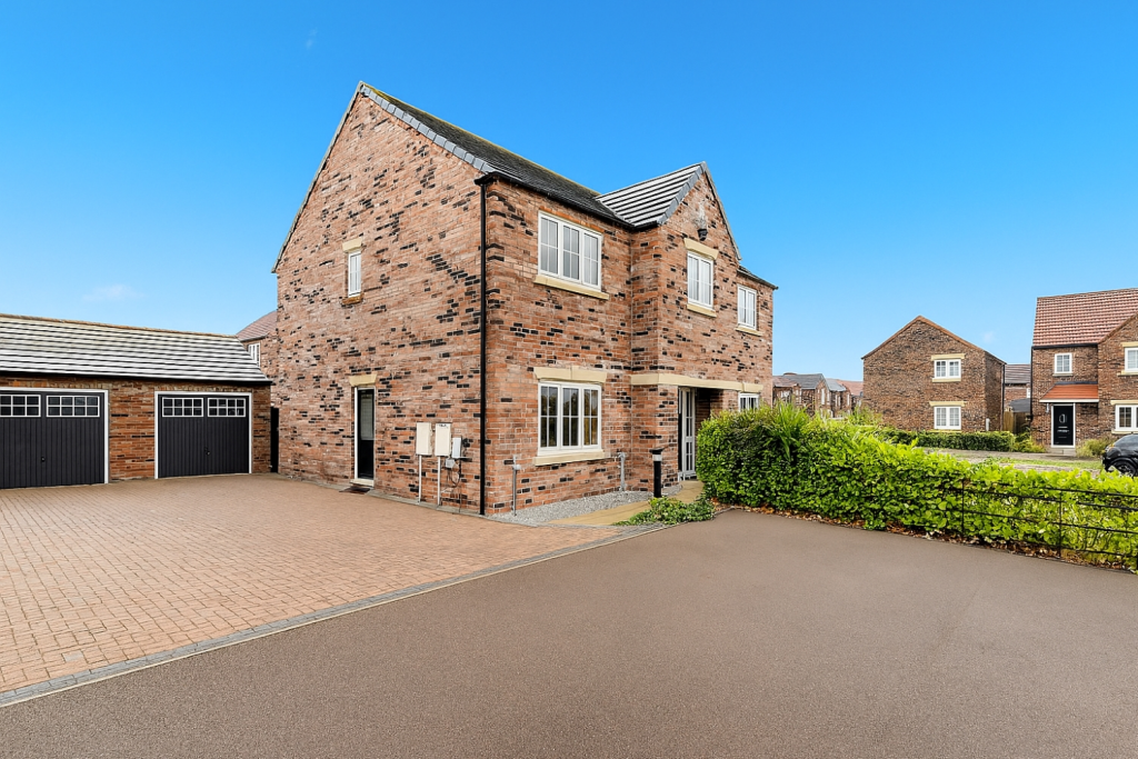 5-bed detached on Burgess Avenue, Howden, Goole, DN14, £524,000