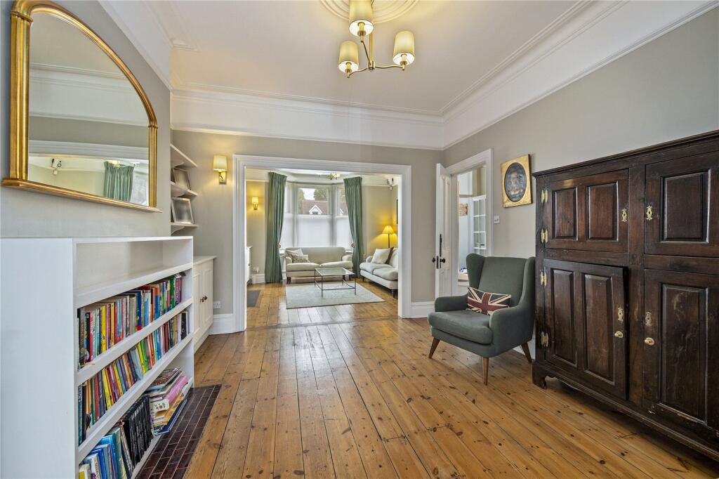 House in Twickenham - View 4