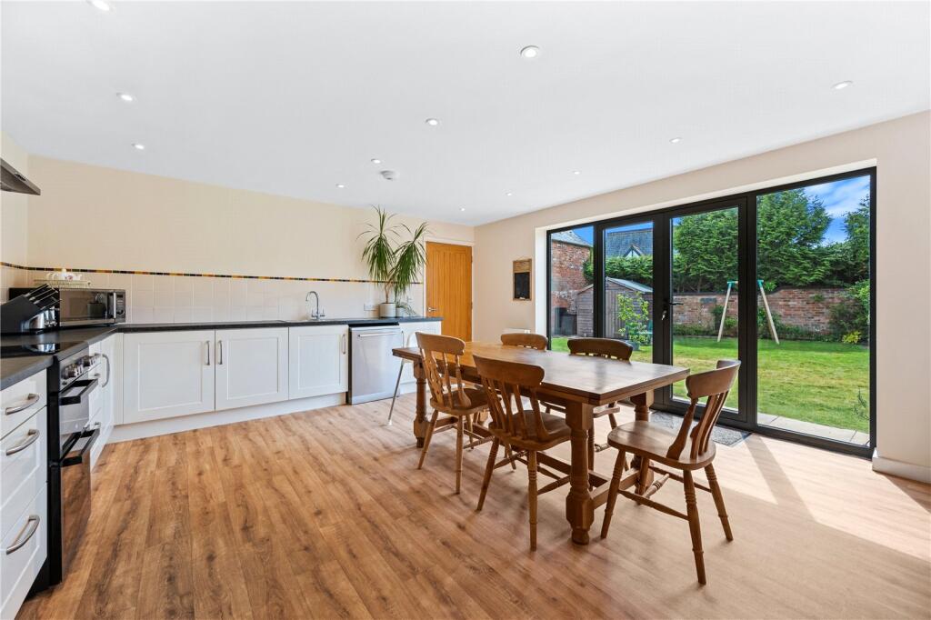 Nettleham Cottage, Tugby - View 2