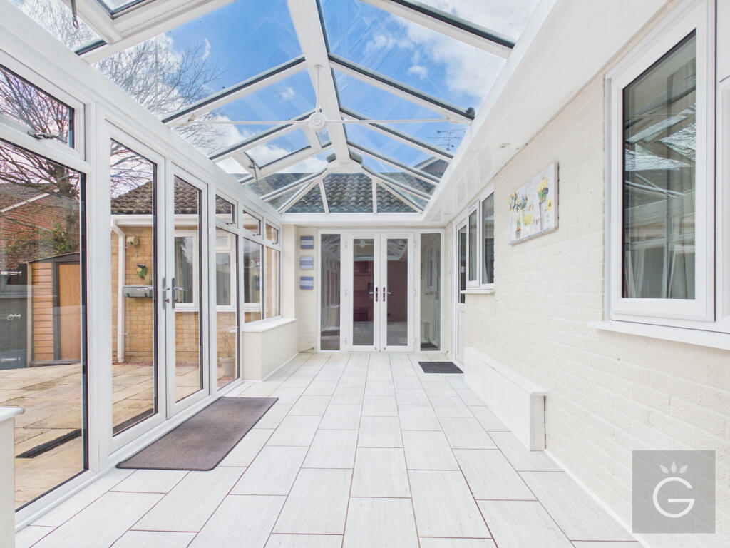Lutton Close, Lower Earley, RG6 photo 2