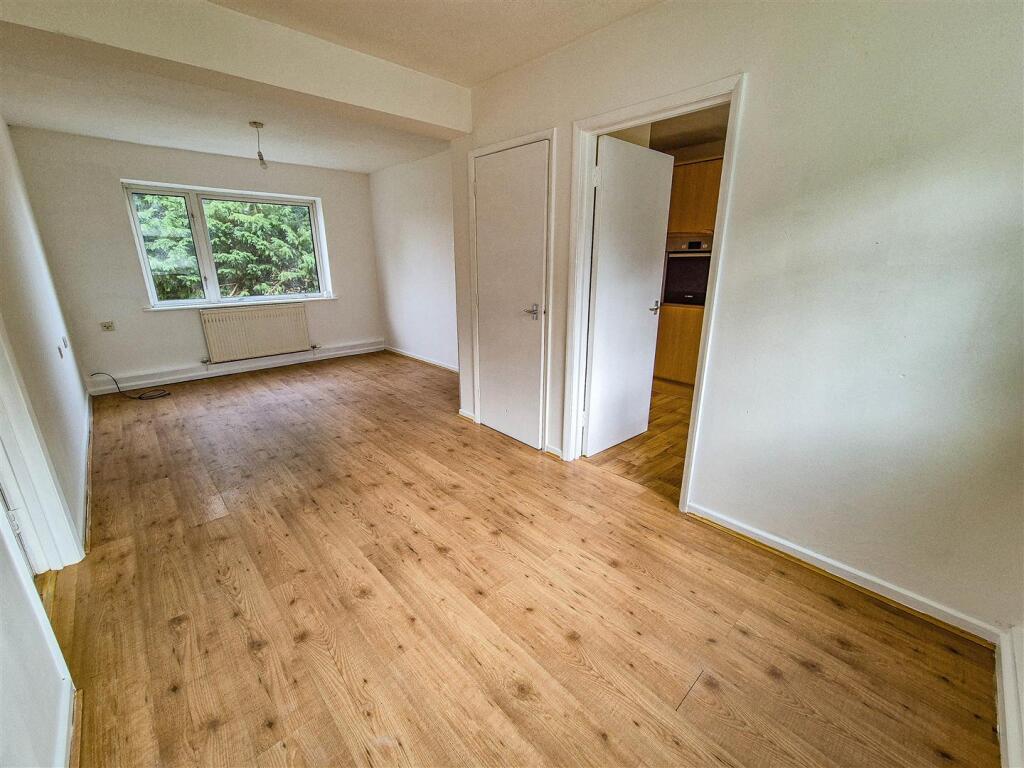 Springfields, Dursley - View 2