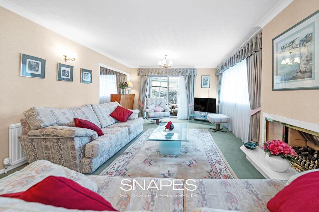 Liskeard Drive, Bramhall, SK7 photo 4