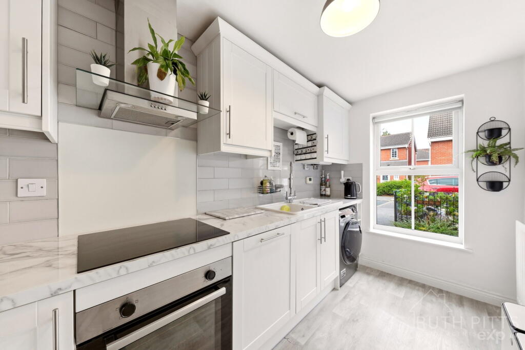 House in Wakefield, West Yorkshire - More