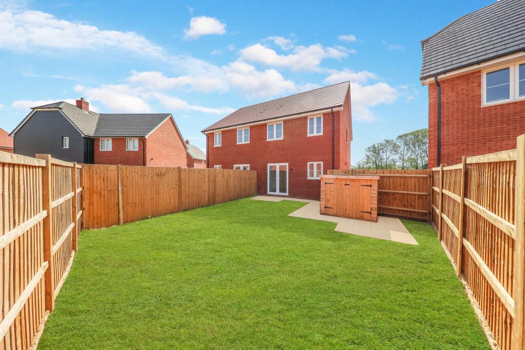 House in Clacton-on-Sea, Brook Park West, Great Clacton - View 4