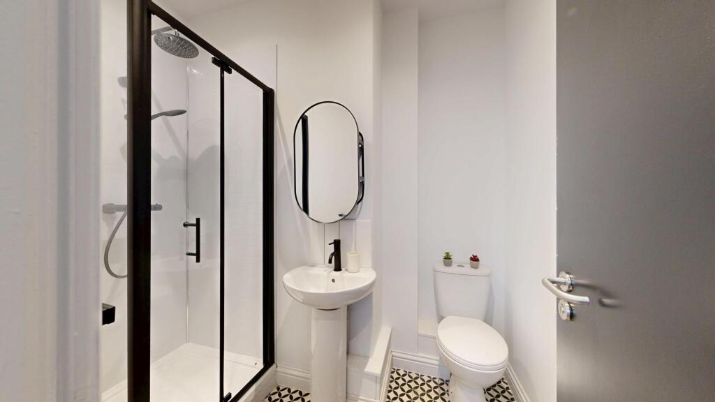 House in Manchester, Curry Mile, Rusholme - View 4