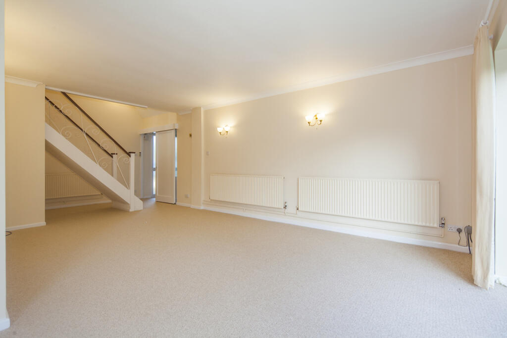 10 Grange Close, Goring on Thames - View 4