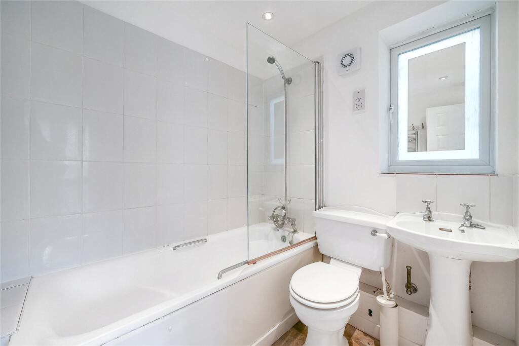 House in London - View 5